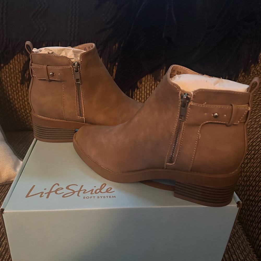 Lifestride Bonus ankle boots